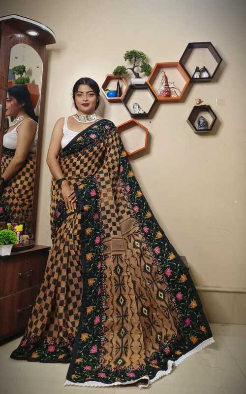 Light Brown Dhakai Jamdani Saree with Embroidered Border – Perfect for Festive and Traditional Wear.