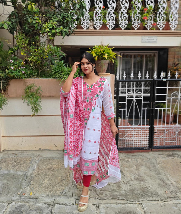 Stunning White & Red Cotton Jamdani 2-Piece Suit Set with Intricate Handwoven Patterns and Matching Dupatta - Perfect for All Occasions