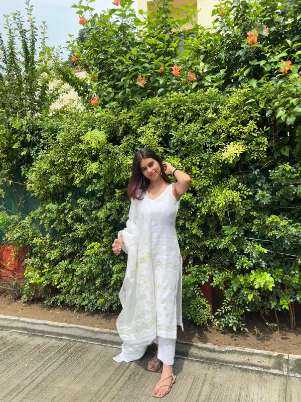 Exquisite White Cotton Jamdani Suit Set with Intricate Handwoven Patterns - Perfect for Any Occasion