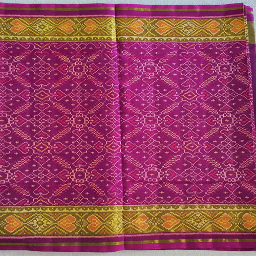 Patola single ikkat magenta with mehandi border saree