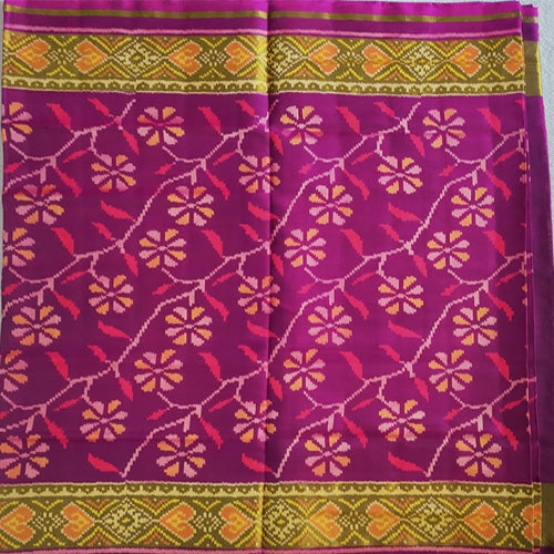 Patola single ikkat magenta with mehandii border saree